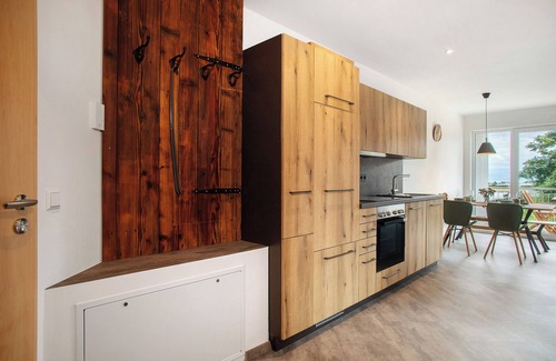 Waggershausen Apartamento | Apartamento vacacional "Waldruhe Hof Schütterle" con vistas al lago, jardín compartido y Wi-Fi