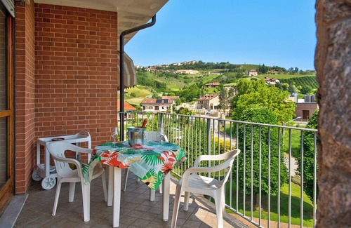 San Matteo Apartamento | Apartamento de vacaciones 'Magnolia' en Piamonte, con piscina compartida, jardín y sauna