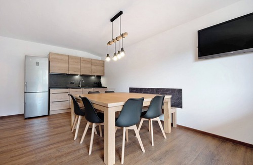 Riscone Apartamento | Apartamento vacacional "Haus Mader 2" con vistas a la montaña, terraza privada y Wi-Fi