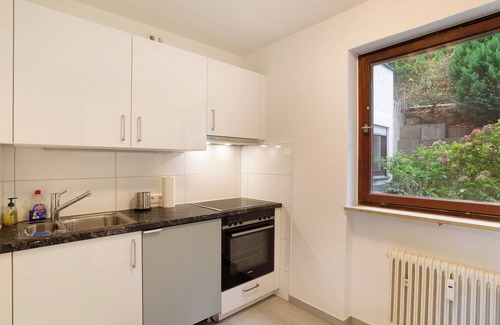 Bad Liebenzell Apartamento | Apartamento vacacional "Fe-Wo In Ruhiger Aussichtslage" con balcón y Wi-Fi