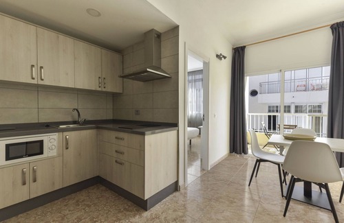 Playa San Juan Apartamento | Apartamento vacacional "Bregador" en Playa San Juan con vistas a la montaña y balcón