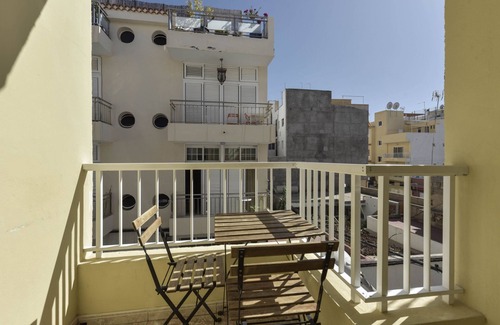 Playa San Juan Apartamento | Apartamento vacacional "Bregador" en Playa San Juan con vistas a la montaña y balcón