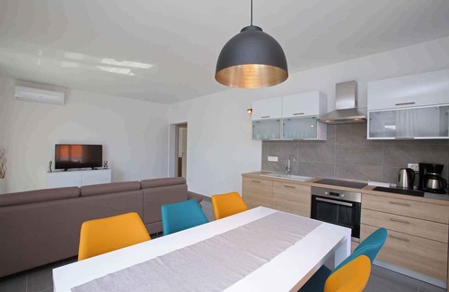 Rabac Apartamento | Apartamento vacacional 100m de la playa con vistas al mar