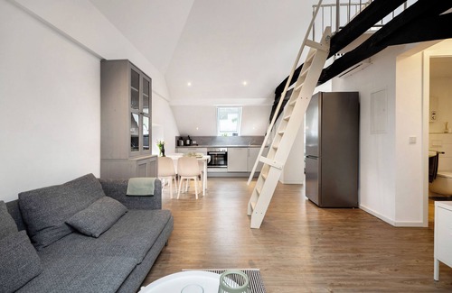 Trittenheim Apartamento | Apartamento vacacional "Adlernest Mit Weinbergblick" con vistas a la montaña y Wi-Fi