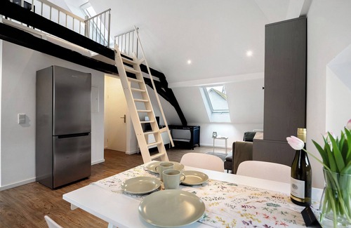 Trittenheim Apartamento | Apartamento vacacional "Adlernest Mit Weinbergblick" con vistas a la montaña y Wi-Fi