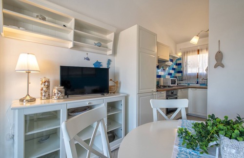 Castelsardo Historic Centre Apartamento | Apartamento vacacional "Attico Castelsardo" con vistas al mar, terraza privada y aire acondicionado
