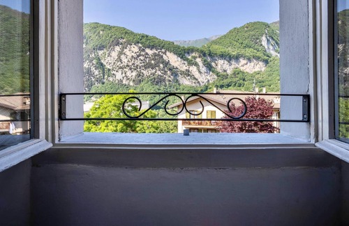 Canale di Tenno Apartamento | Agritur Tenno Appartamento con balcones y vistas al jardín