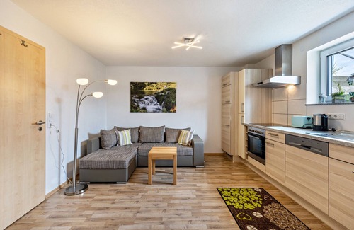Zwiefalten Apartamento | Apartamento vacacional "Alpenblick" con vistas a la montaña, terraza privada y Wi-Fi