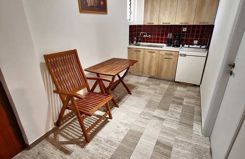 Melikia Apartamento | Apartamento vacacional 'Alexandra Apartment 13' con balcón privado y Wi-Fi