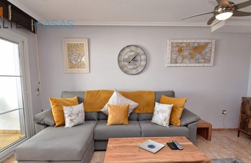 Pueblo Mascarat Apartamento | Apartamento vacacional "Altea Dorada" con vistas al mar y a la montaña, piscina y Wi-Fi
