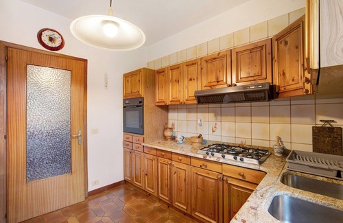 Aosta Apartamento | Apartamento vacacional "Aosta Family Home" con vistas a las montañas y balcón