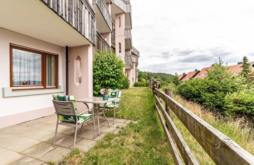 Schonach im Schwarzwald Apartamento | Apartamento vacacional 'Auszeit' con vistas a la montaña, terraza privada y wifi