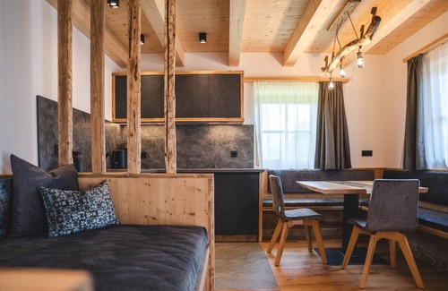 Sesto Apartamento | Apartamento vacacional 'Berg' con vistas a la montaña, jardín comunitario y Wi-Fi
