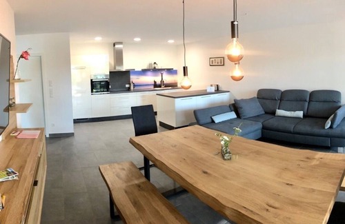 Meßkirch Apartamento | Apartamento vacacional "Bodensee" con terraza, jardín compartido y estanque para nadar