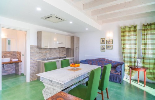 Calatabiano Apartamento | Apartamento vacacional "Casa Orchidea" con vistas al mar, piscina compartida y terrazas