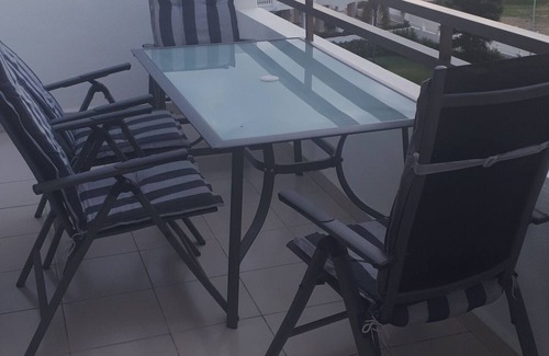 Salobrena Apartamento | Apartamento vacacional Casa Conchita con vistas al mar, piscina compartida y Wi-Fi