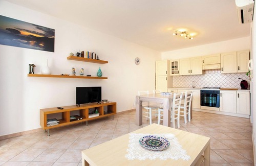 Orosei Apartamento | Apartamento vacacional "Casa Antonella" con jardín, balcón y aire acondicionado