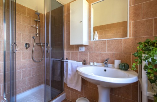 Santa Maria La Palma Otro | Apartamento vacacional 'Casa Vacanza Baratz 1' con vistas a la montaña, jardín compartido y Wi-Fi