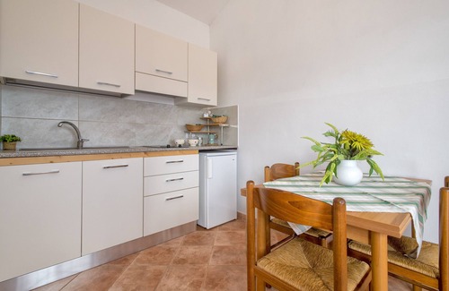 Santa Maria La Palma Otro | Apartamento vacacional 'Casa Vacanza Baratz 2' con vistas a la montaña, jardín y Wi-Fi