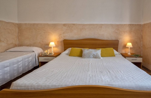 Santa Maria La Palma Otro | Holiday Apartment 'Casa Vacanza Baratz 2' with Mountain View, Garden & Wi-Fi
