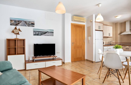 Conil de la Frontera City Center Apartamento | Apartamento vacacional "Casa Señores Cura 1 - Solo Familias" con terraza compartida y Wi-Fi