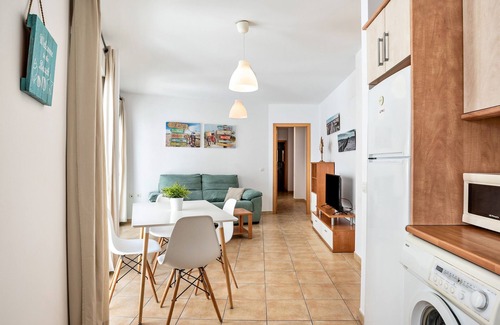 Conil de la Frontera City Center Apartamento | Apartamento vacacional "Casa Señores Cura 1 - Solo Familias" con terraza compartida y Wi-Fi