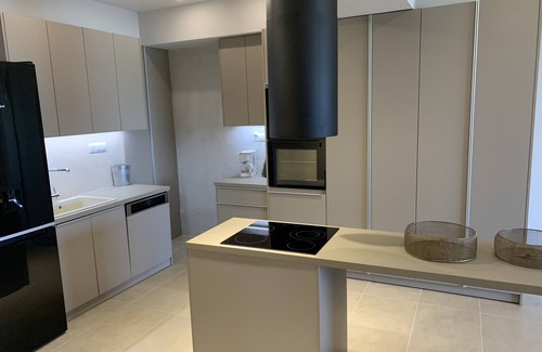 Ierapetra Apartamento | Apartamento vacacional "Lujo urbano central" con vistas al mar, terraza y Wi-Fi