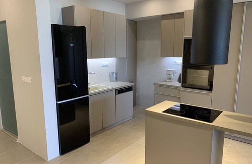 Ierapetra Apartamento | Apartamento vacacional "Lujo urbano central" con vistas al mar, terraza y Wi-Fi