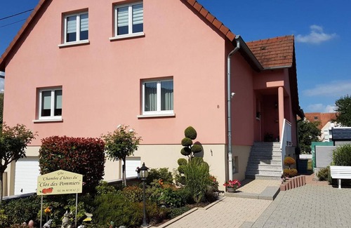 Rosheim Apartamento | Apartamento vacacional "Chambre D'Hotes Clos Des Pommiers" con jardín privado y Wi-Fi