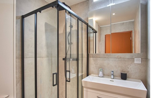 Quartier Exposition-Bajatiere Apartamento | Apartamento vacacional "Chez Flo Ap 35" con vistas a la montaña, balcón y Wi-Fi