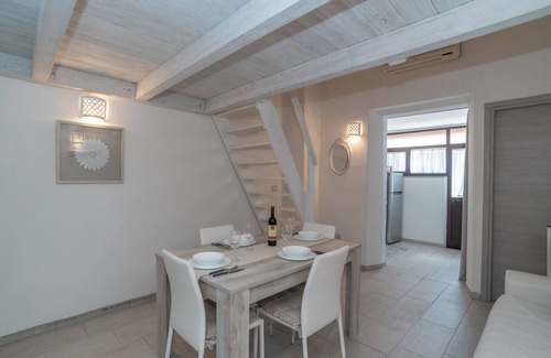 Olbia Apartamento | Apartamento 'Claudias House' con Wi-Fi, aire acondicionado y balcón
