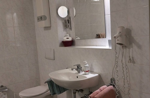 Bad Driburg Apartamento | Alquiler-Clásico-Baño para personas con movilidad reducida-Terraza