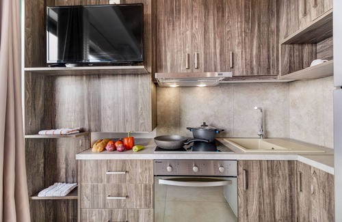 Tsoukaladhes Apartamento | Apartamento vacacional 'Deluxe King Suite 5' con vistas al mar, piscina compartida y Wi-Fi