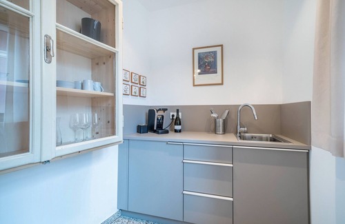 Merano Apartamento | Apartamento vacacional "Domus Faber 4a" con vistas a la montaña, terraza compartida y Wi-Fi