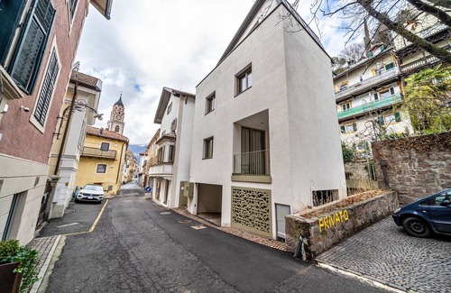 Merano Apartamento | Apartamento vacacional "Domus Faber 4a" con vistas a la montaña, terraza compartida y Wi-Fi