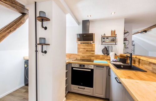 Nordhausen Apartamento | Apartamento vacacional 'Eichendorffstrasse' con vistas a la montaña y Wi-Fi