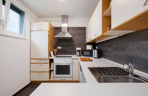 Laichingen Apartamento | Holiday Apartment 'Ferienwohnung Steffi' with Private Terrace and Wi-Fi