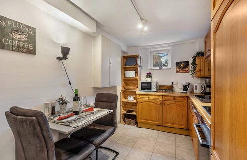 Wehrheim Apartamento | Apartamento 'Fewo Am Wiesbachtal' con jardín privado y Wi-Fi