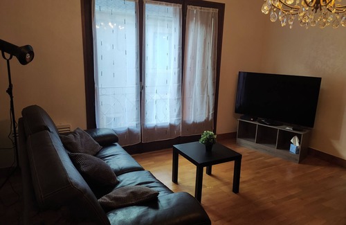 Espalion Apartamento | Apartamento vacacional "Gîte l'Odyssée" con balcón y Wi-Fi
