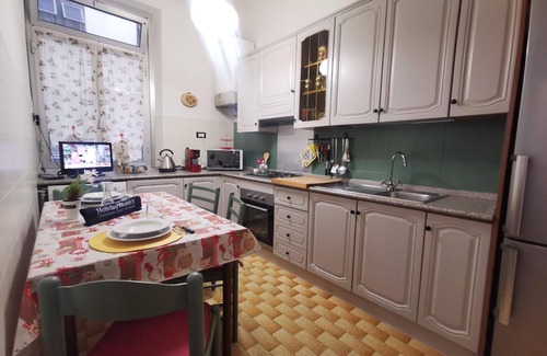 Foce Apartamento | Apartamento de vacaciones Genova para 1 - 4 personas con 2 dormitorios - Apartamento en casa unifami
