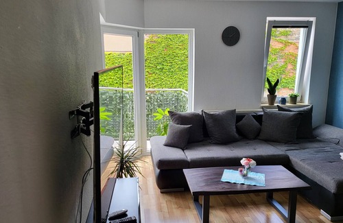 Wolmirstedt Apartamento | Holiday Apartment "Hochwertiges 3 Zimmer" with Private Terrace & Wi-Fi