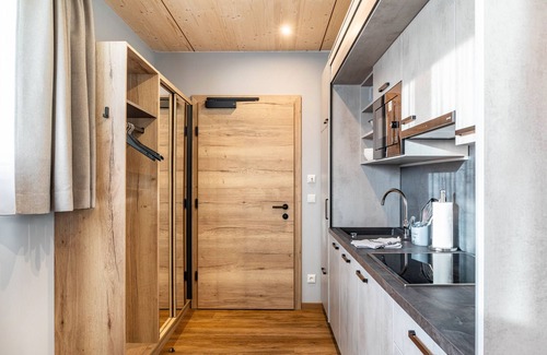 Pflach Apartamento | Apartamento vacacional "Hotel Zum Schwanen - 3" con vistas a la montaña, balcón y Wi-Fi