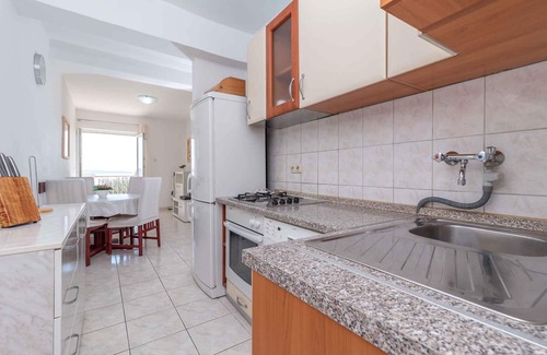 Okrug Gornji Apartamento | Apartamento vacacional con vista al mar