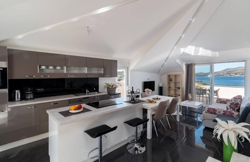 Okrug Gornji Apartamento | Apartamento de vacaciones Okrug Gornji para 1 - 8 personas con 3 dormitorios - Casa adosada