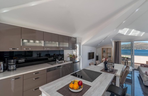 Okrug Gornji Apartamento | Apartamento de vacaciones Okrug Gornji para 1 - 8 personas con 3 dormitorios - Casa adosada