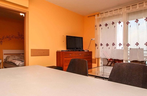 Balatonoszod Apartamento | Holiday apartment directly on the water with lake panorama and modern decor