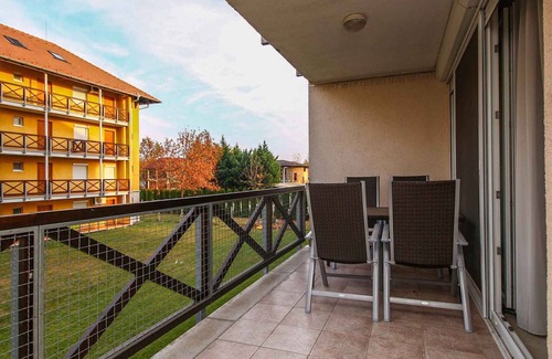 Balatonoszod Apartamento | Holiday apartment right on the water with internet access and washing machine
