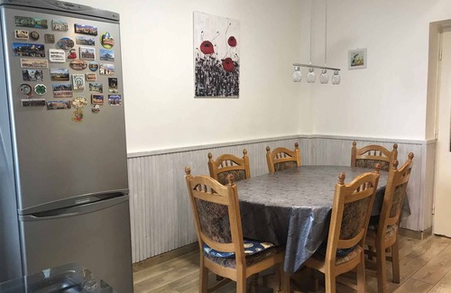 Balatonbereny Apartamento | Apartamento vacacional con cómodas habitaciones, internet y asador