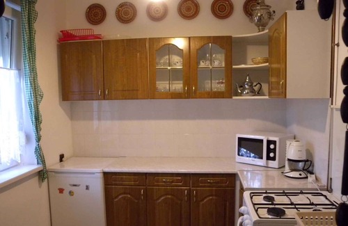 Balatonboglar Apartamento | Apartamento vacacional en el centro de la ciudad con pabellón de jardín