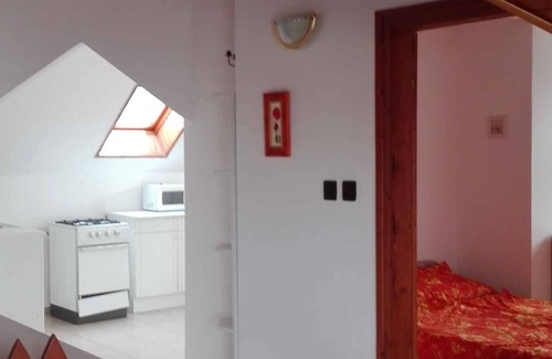 Balatonlelle Apartamento | Apartamento vacacional en una calle tranquila pero cerca del centro